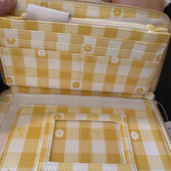 Betsey Johnson Yellow and White Plaid Wristlet NWT - Picture 4 of 4